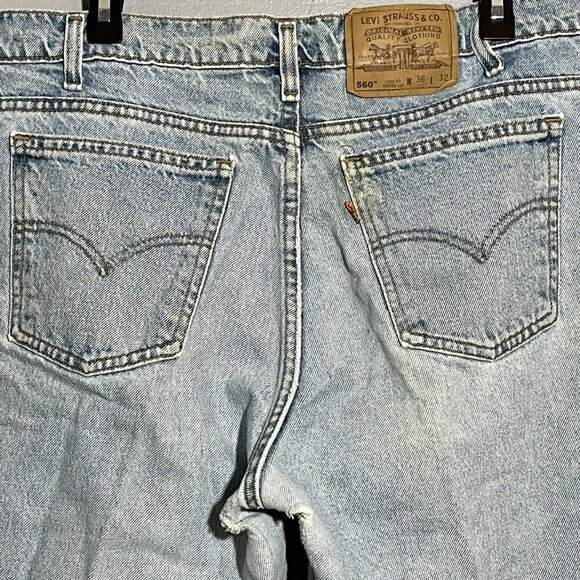 Vintage Levis 560 Jean Shorts Bermuda Men W36 Loose Fit Tapered Modified Cutoff - Picture 3 of 10